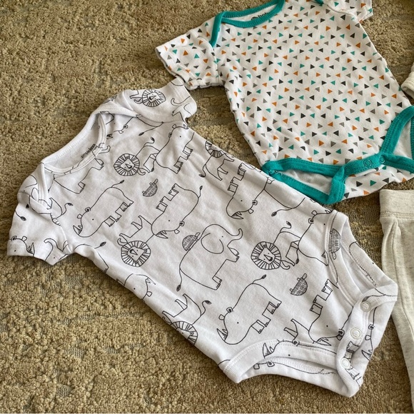 3-6 months Baby Boy Bundle of Onesies Pants Animal Pants Cotton - Picture 2 of 7